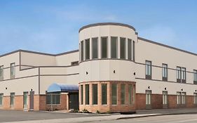 Signature Stay Inn & Suites - Downtown Hamilton